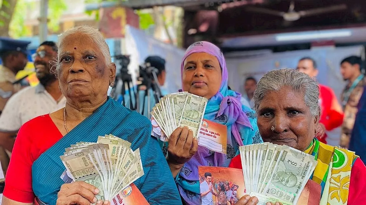 தமிழ்நாடு பொங்கல் பரிசு தொகுப்பு: ஆயிரம் ரூபாய் வழங்கும் ஆரம்பமா?