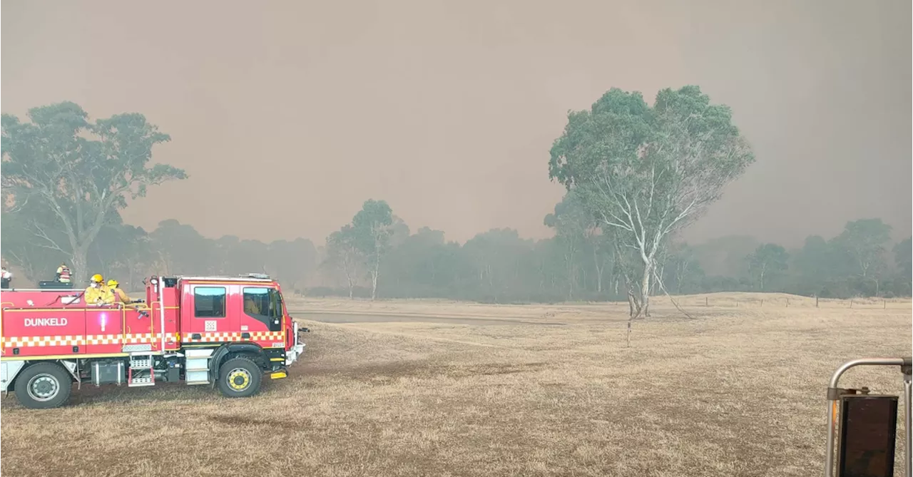 Emergency evacuation warnings issued for several bushfires across Victoria