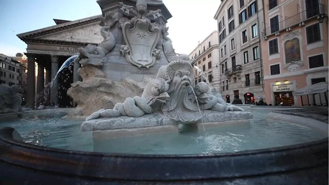 Giubileo, la fontana del Pantheon dopo il restauro