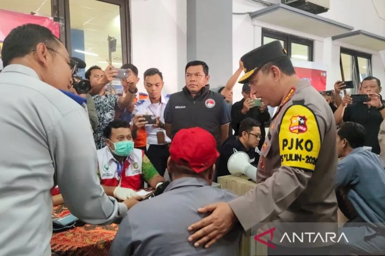 Kapolri cek kesiapan armada umum di Terminal Tirtonadi