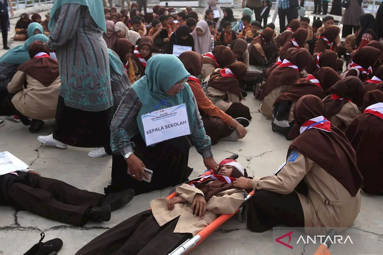 Pelajar berlatih kesiapsiagaan dan pengurangan resiko bencana di Aceh