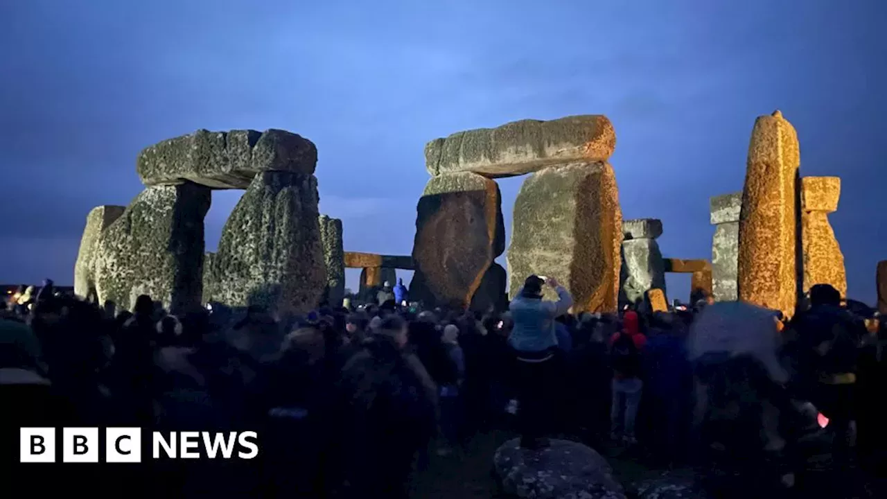 Winter solstice celebrated at Stonehenge as thousands gather United