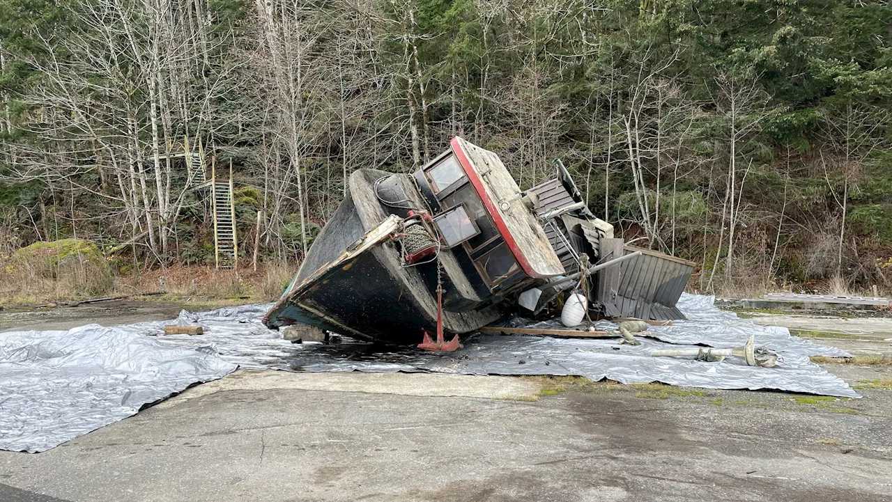 Canadian Coast Guard gives sunken fishing vessel a lift to Gold River