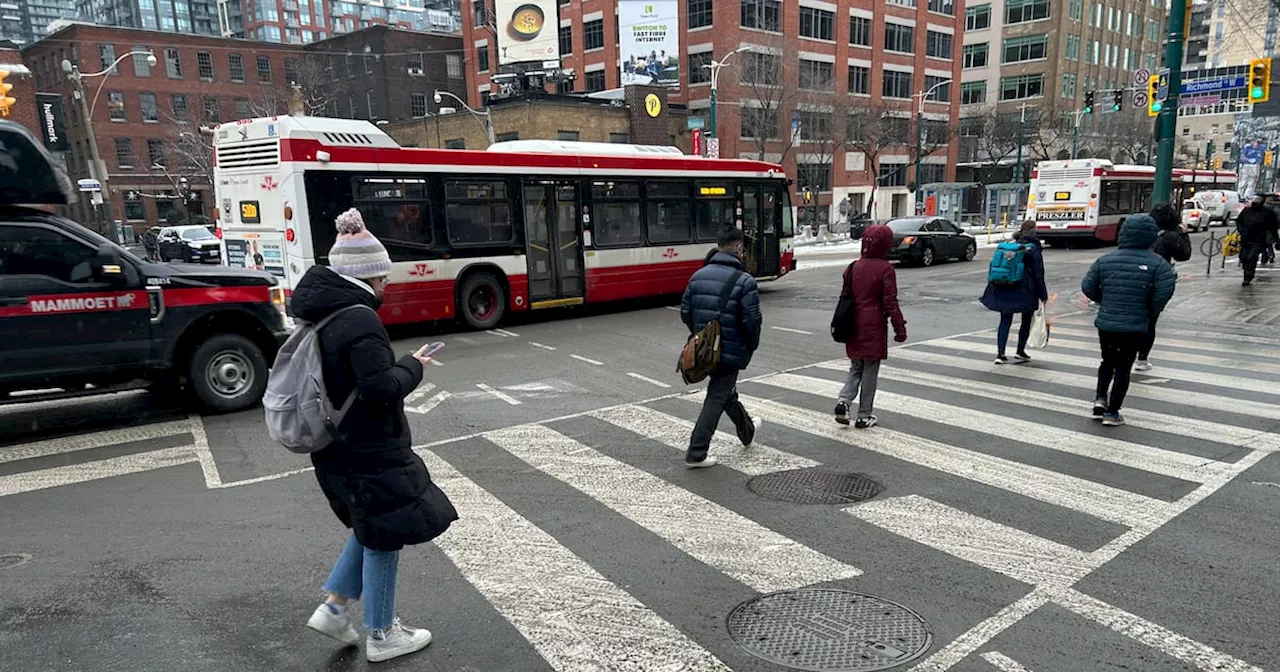 Toronto opens 2 more warming centres as temps dip below -15 C