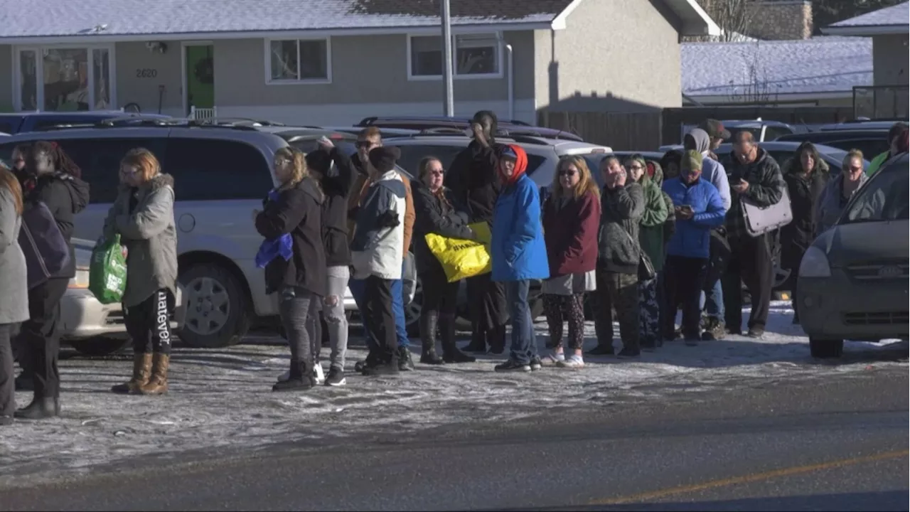 Calgary non-profit Yes Youth Centre hands out hundreds of free turkeys in Forest Lawn