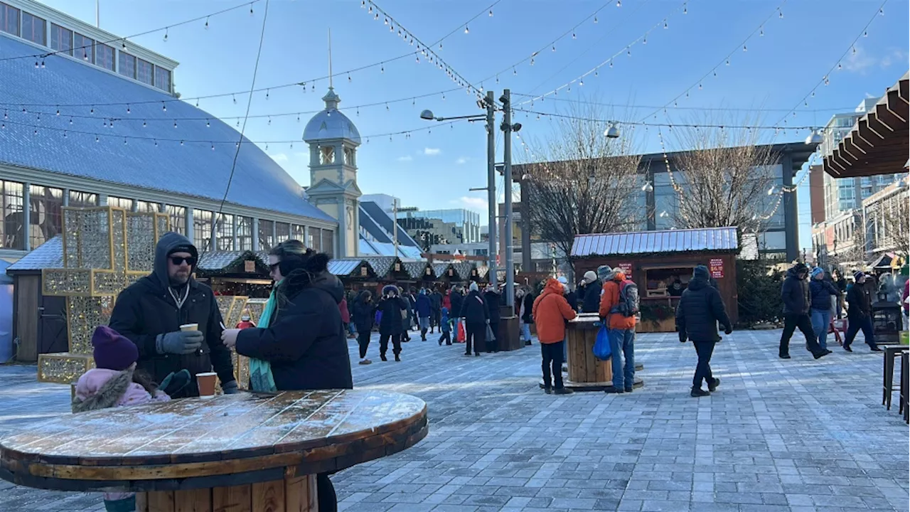 Cold snap not keeping Ottawa residents away from Christmas markets