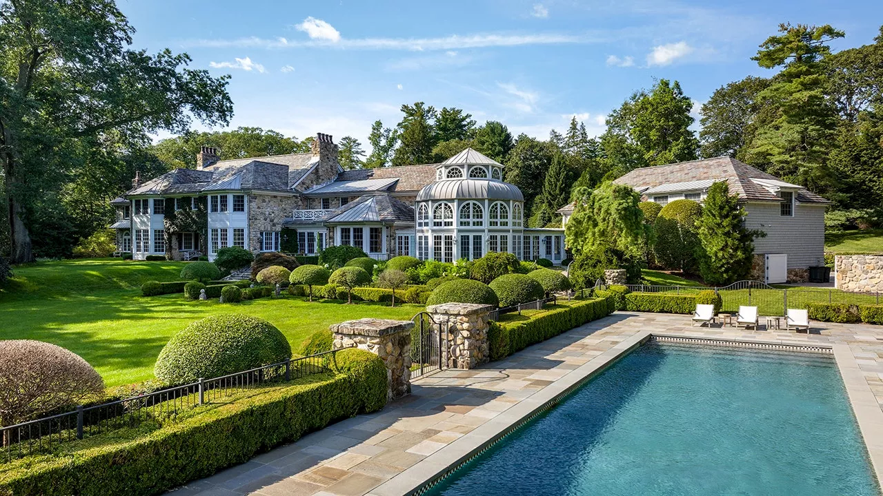 Mary Tyler Moore's $16.9 million Greenwich mansion still seeks buyer