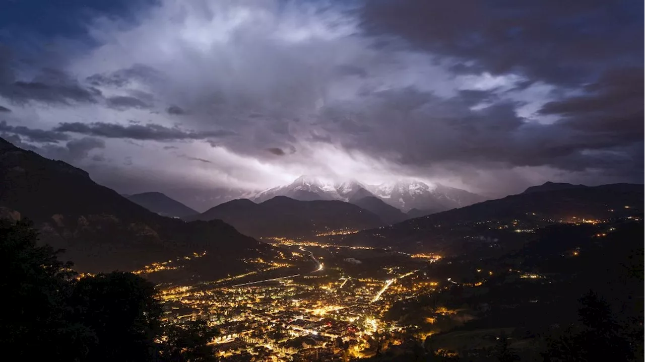 Météo : la Haute-Savoie, la Savoie et l'Isère placées demain en vigilance orange pour neige-verglas et avalanc