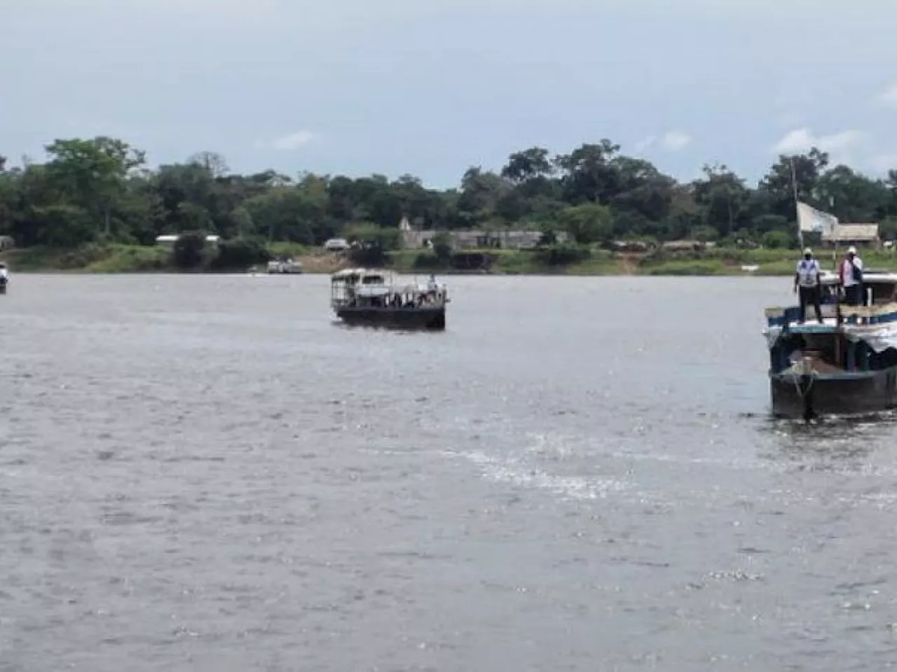 Congo, si ribalta traghetto sovraccarico di passeggeri: 38 morti e oltre 100 dispersi