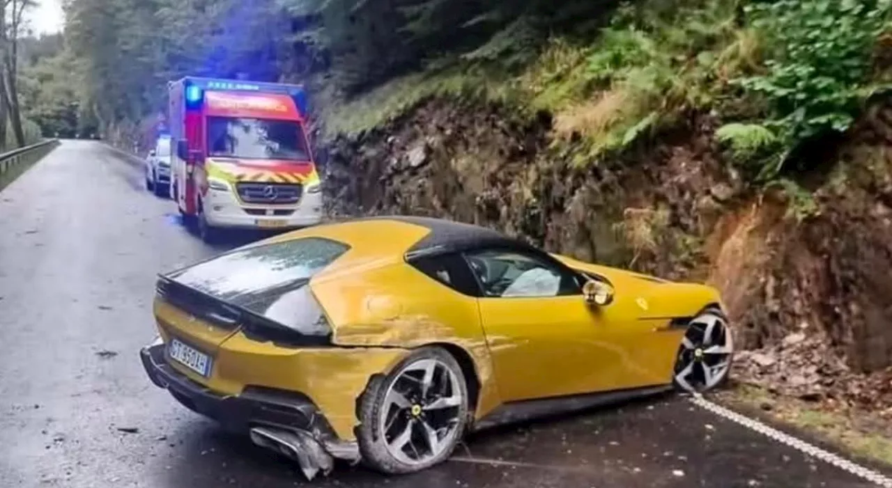 Ferrari si schianta nel giro inaugurale, distrutto il bolide da 400 mila euro: la sbandata fatale sulla strada