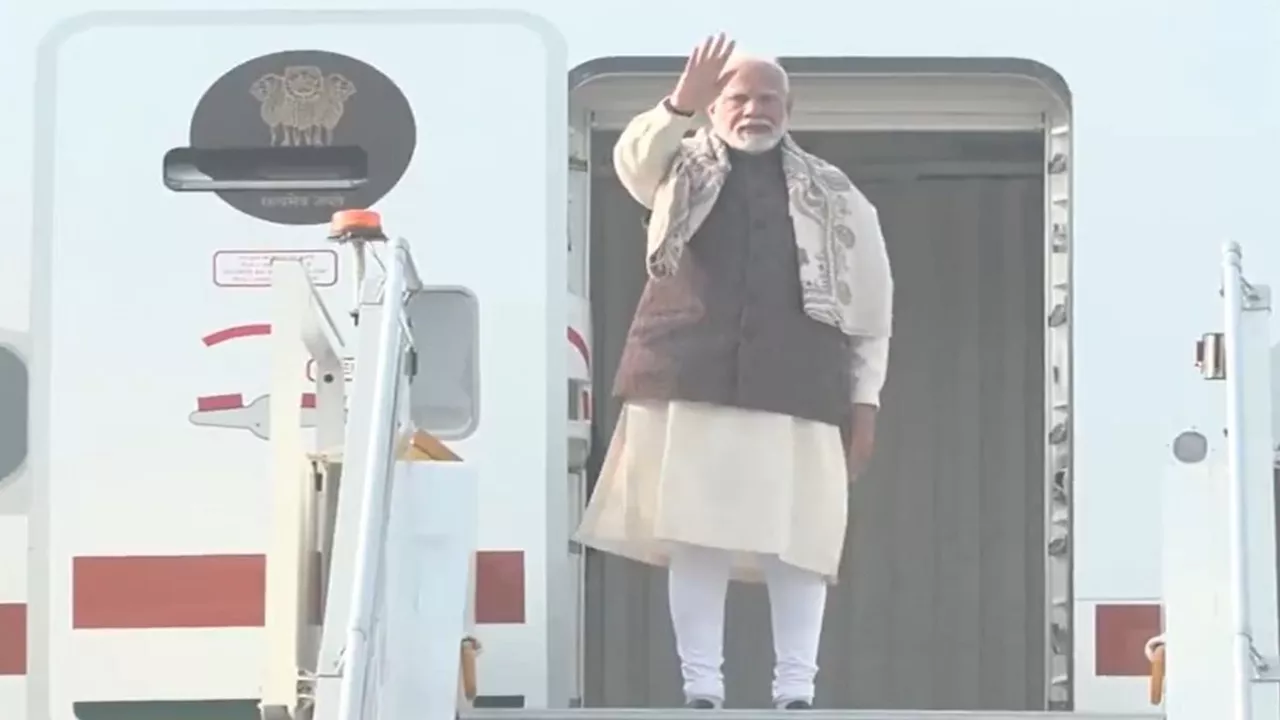 PM Modi Kuwait Visit: कुवैत दौरे पर रवाना हुए PM मोदी, प्रवासी भारतीयों से बातचीत समेत ये है प्रधानमंत्री का पूरा शेड्यूल