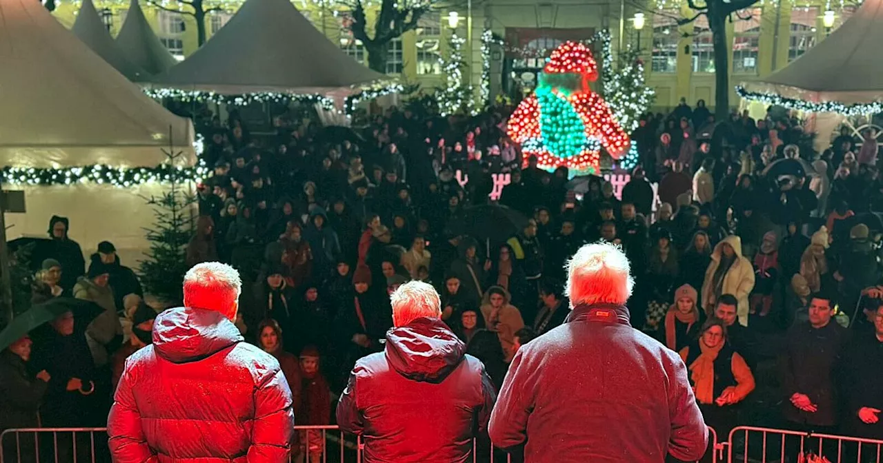 Nach Anschlag in Magdeburg: Hunderte gedenken der Opfer auf dem Herforder Weihnachtsmarkt