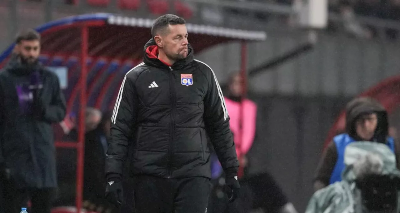 Coupe de France : la chute hilarante de Pierre Sage en plein match