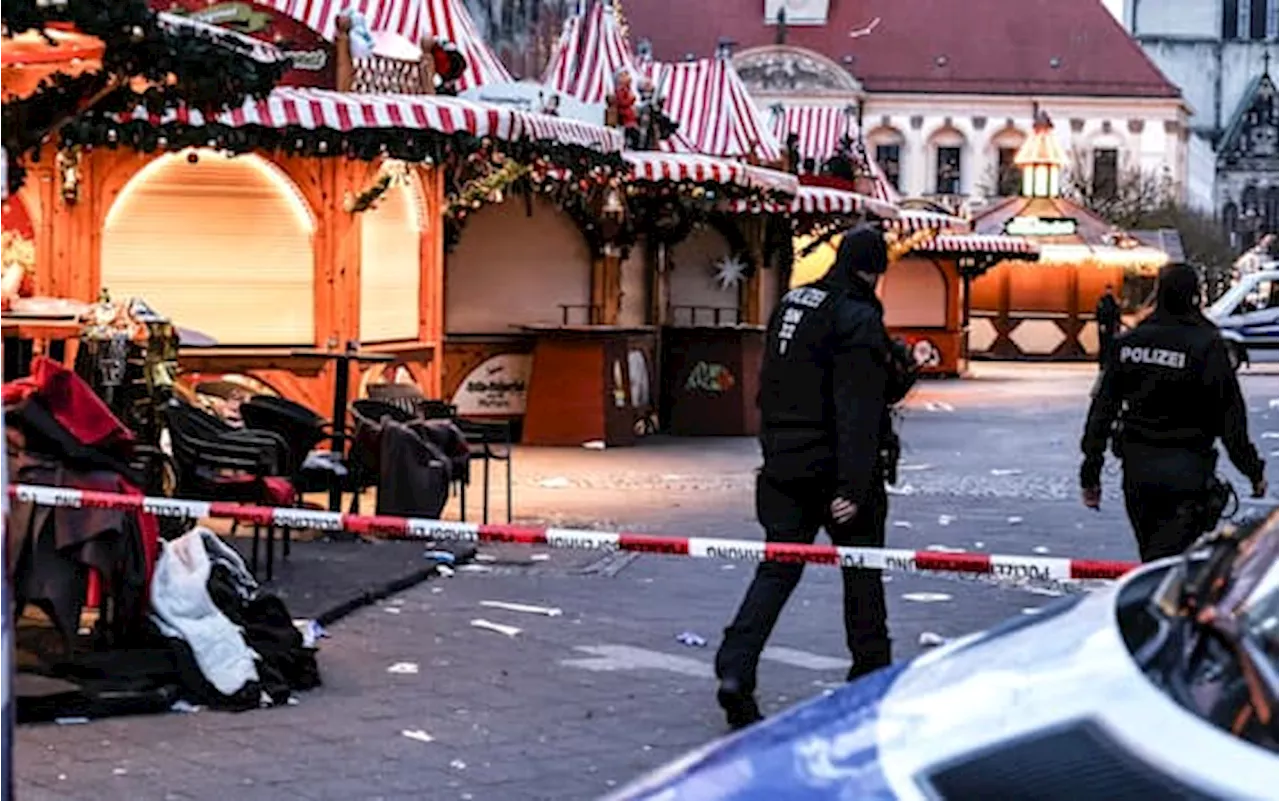 Attentato Germania, auto su folla a mercatino di Natale a Magdeburgo: continuano indagini