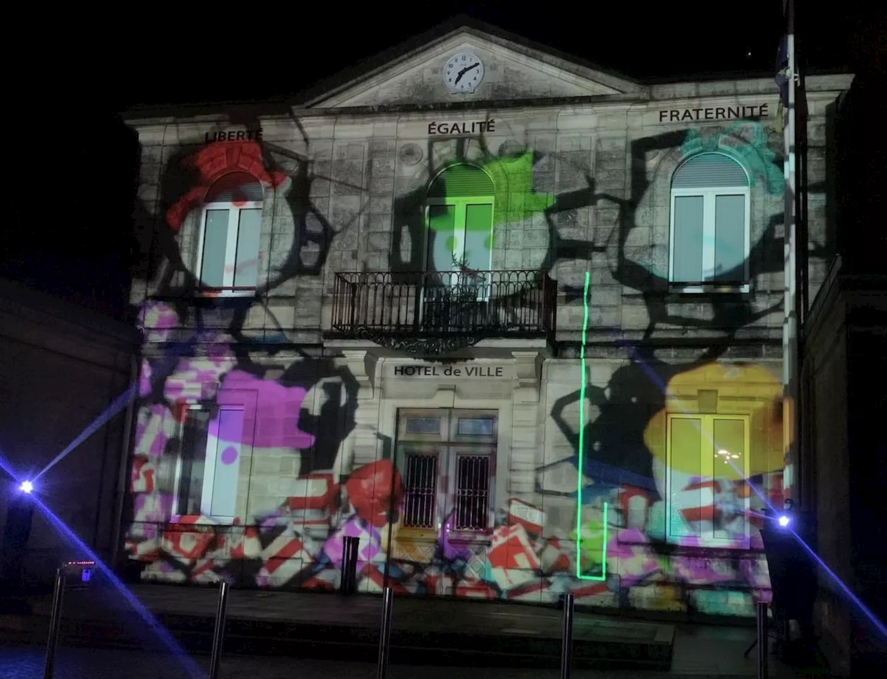 Bassens : dernier soir pour découvrir le mapping de Noël sur la façade de la mairie