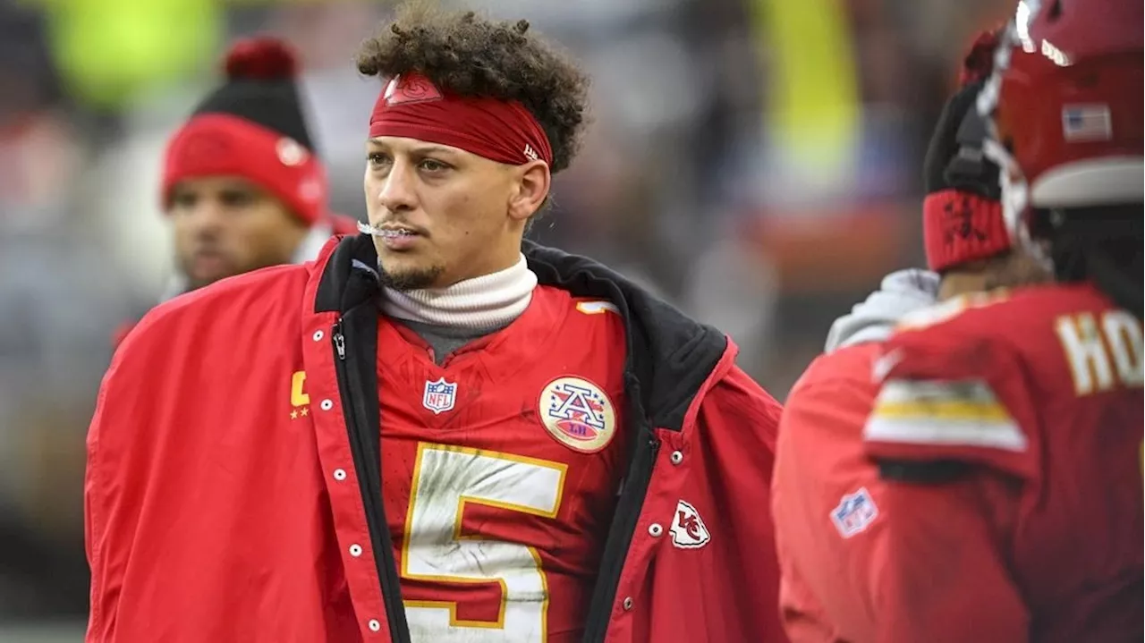 Mahomes, WR Brown active for game against Texans