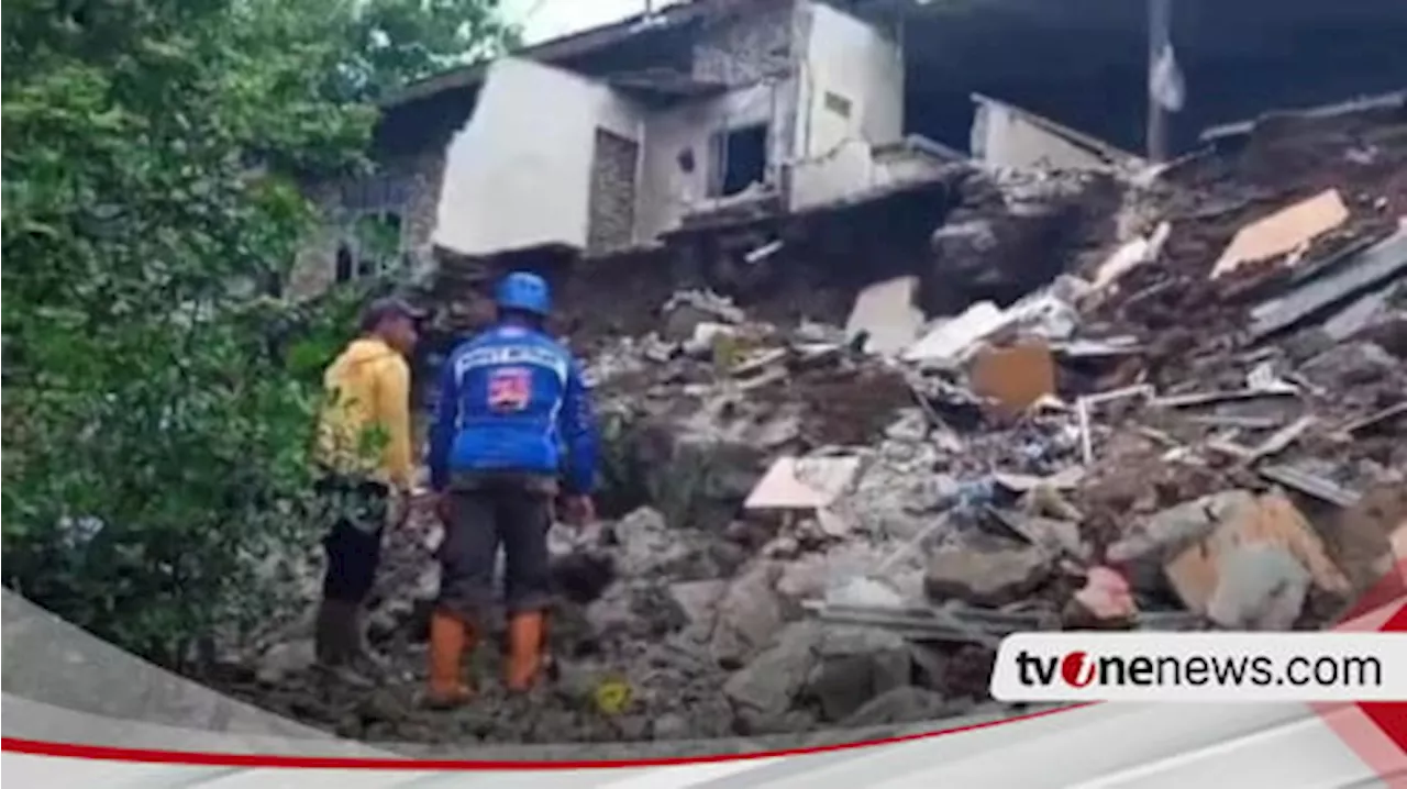 Bencana Longsor Menimpa Dua Rumah Warga Jember akibat Hujan Deras