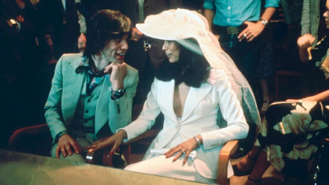 Un vestido icónico, una cadena humana y medio kilo de cocaína: la boda de Mick y Bianca Jagger