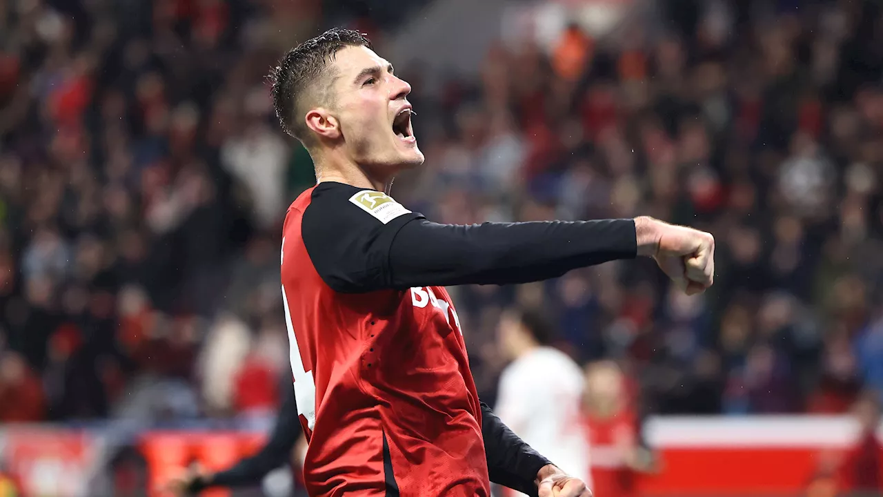 Patrik Schick scoort vier keer in 25 minuten en bezorgt Bayer Leverkusen grote zege