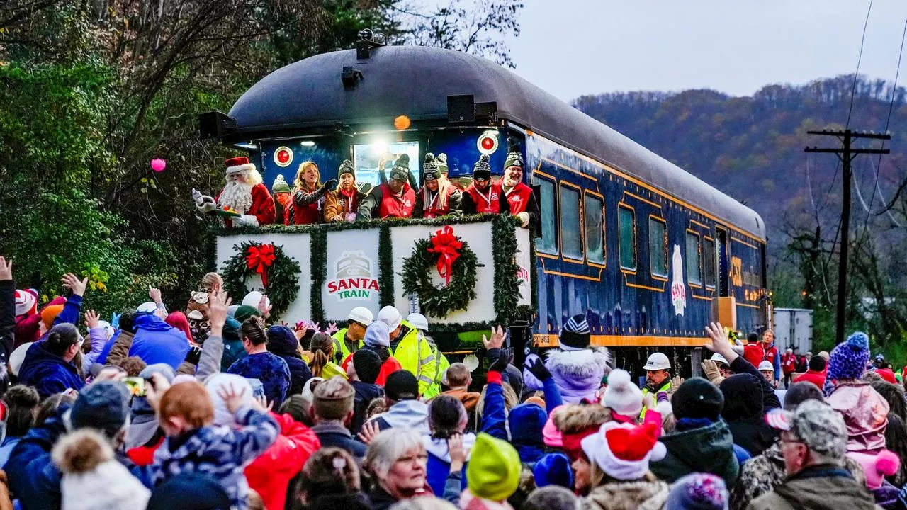 Santa Train: Santa Claus beschenkt an Weihnachten Bedürftige