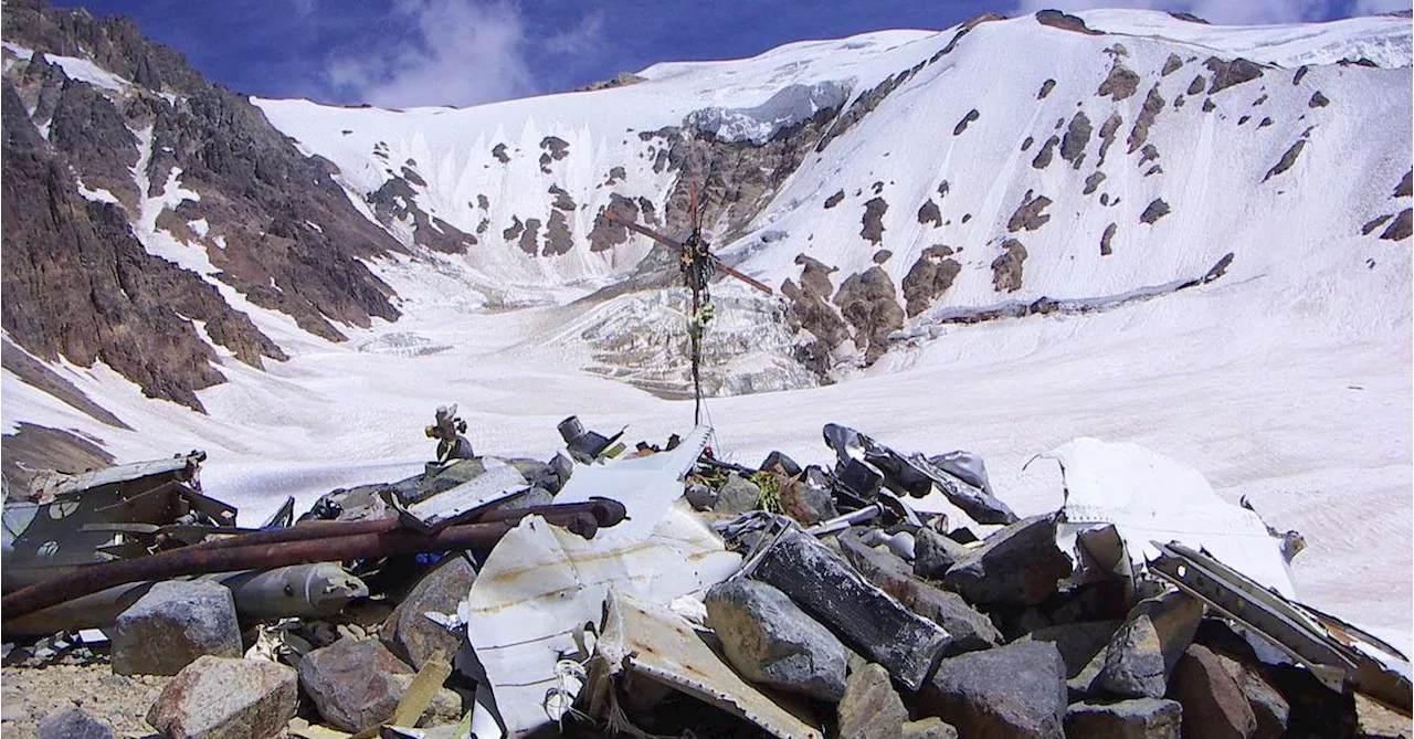 Crashed in the mountains with no alternative, they turned to eat the dead