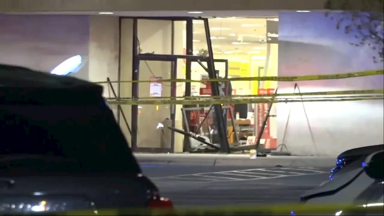 5 injured after fleeing driver crashes into JCPenney at Texas mall; suspect fatally shot: police