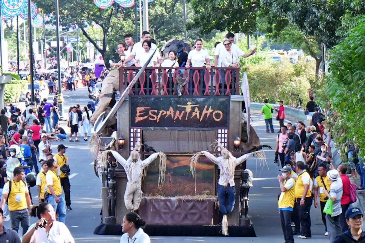 MMFF Parade of Stars warmly welcomed in streets of Manila | Claudeth Mocon-Ciriaco