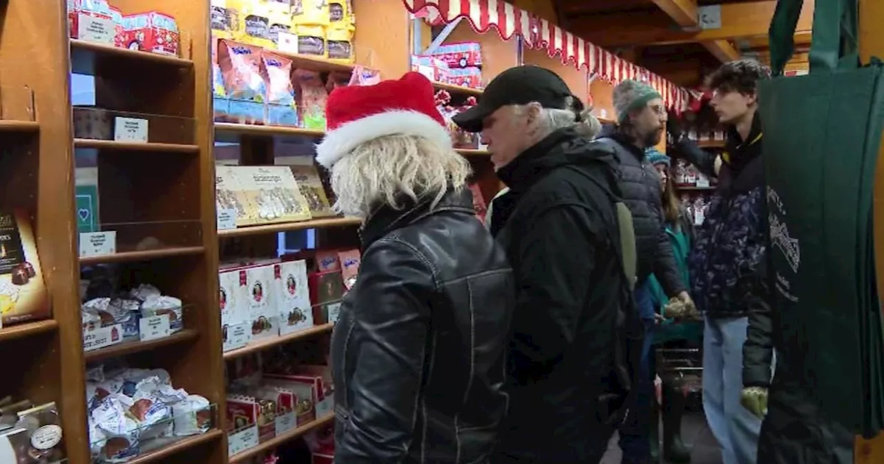 'Super Saturday' brings out Chicago crowds to wrap up their holiday shopping