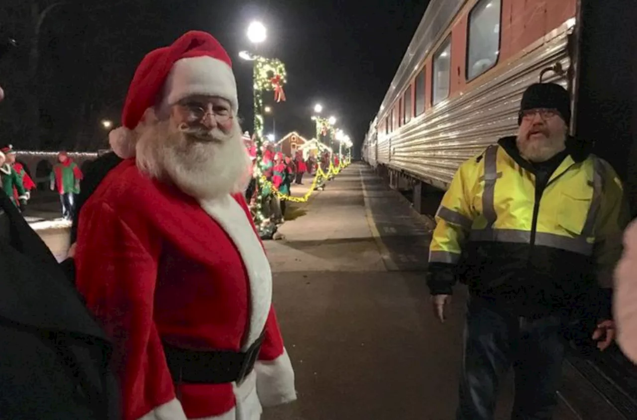 Cuyahoga Valley Scenic Railroad train cars derail during popular North Pole event