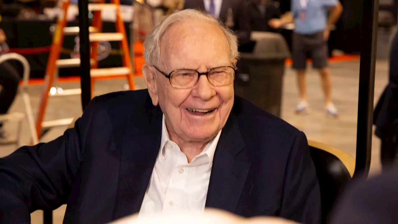 Warren Buffett heads into 2025 with his biggest cash position in more than 30 years