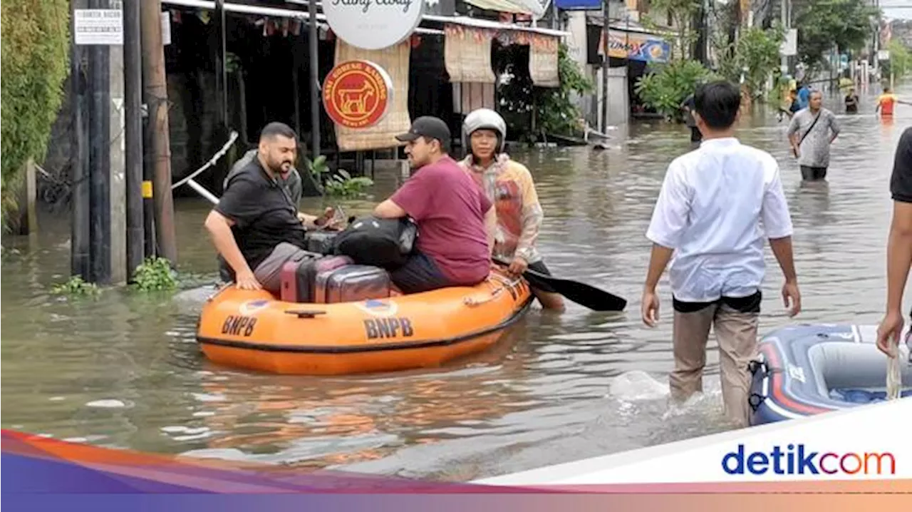 Banjir di Legian, Turis-turis Dievakuasi Pakai Perahu Karet