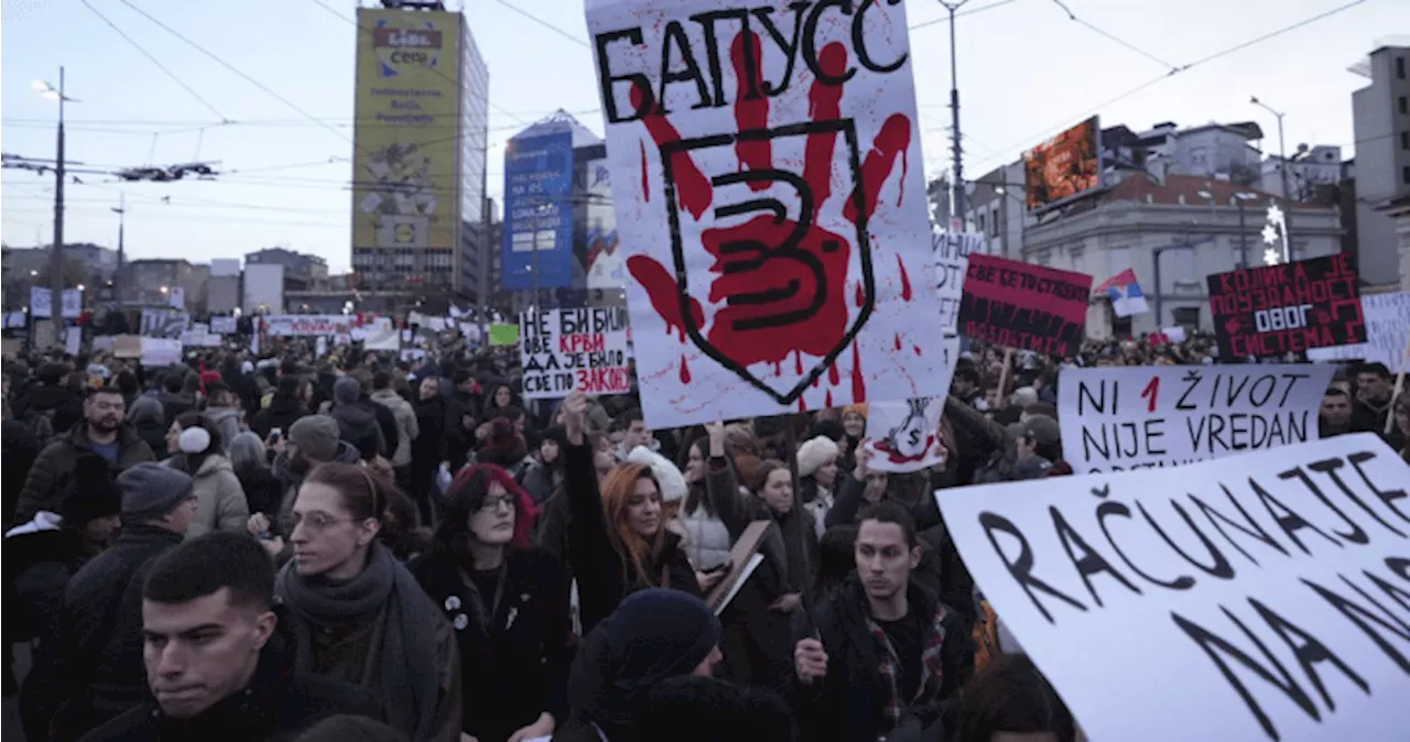 Thousands stream into Belgrade square to protest against populist Serbian president