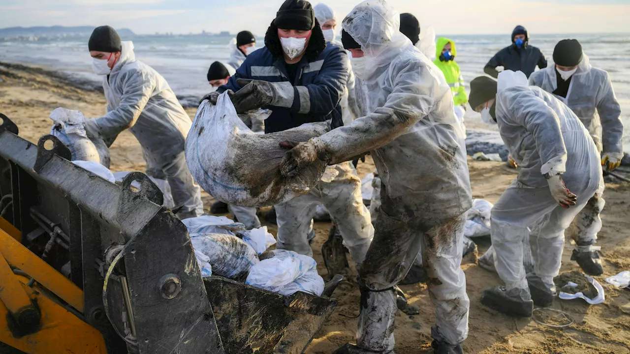  Gesunkene Russen-Tanker verursachen Ölpest im Meer