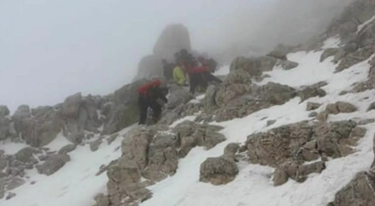 Gran Sasso, escursionisti in difficoltà sul Corno Grande: ricerche ostacolate dal maltempo