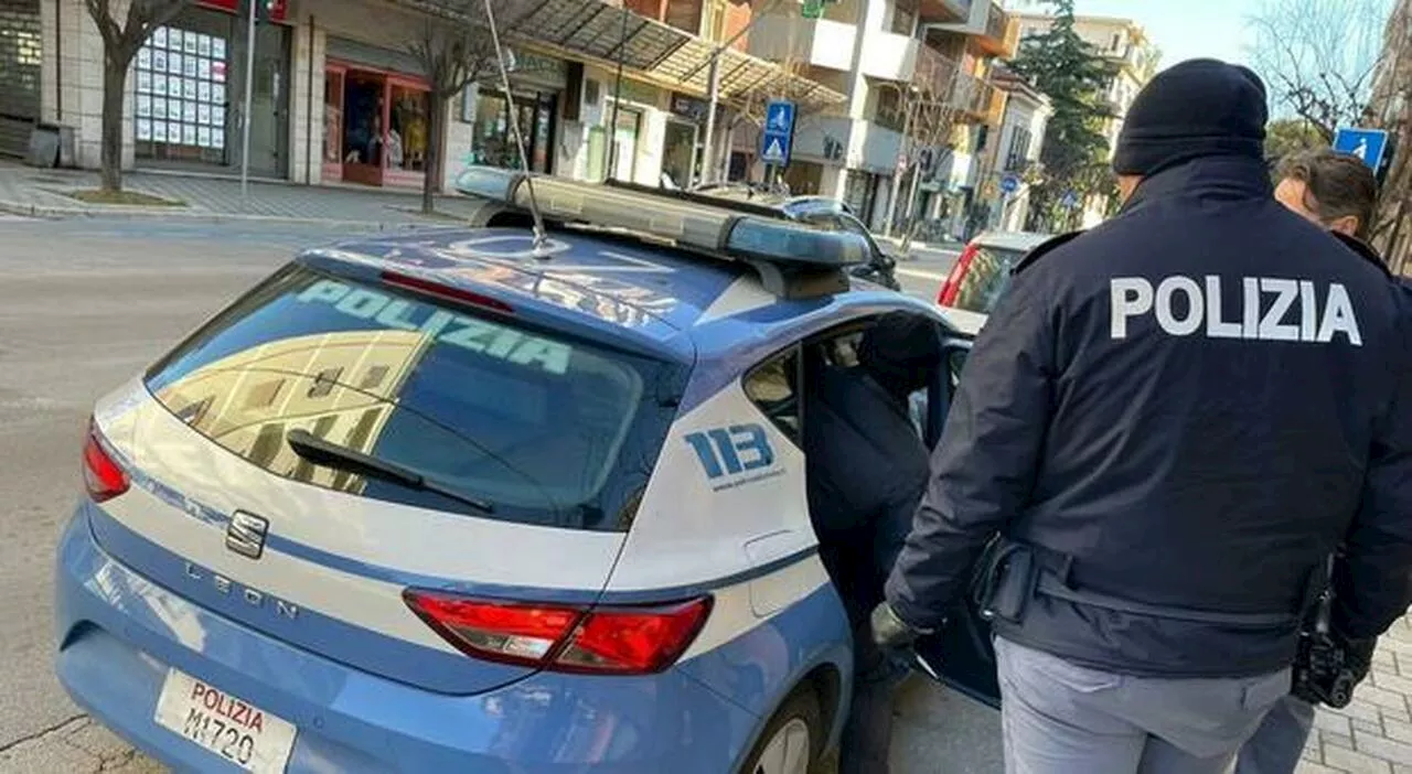 Mezz'etto di eroina nascosta in auto, arrestato quarantenne