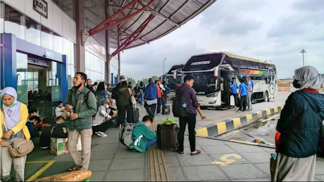 Dishub DKI Jakarta Sebut Ada Kenaikan Jumlah Penumpang di Terminal AKAP Periode Nataru 2024-2025