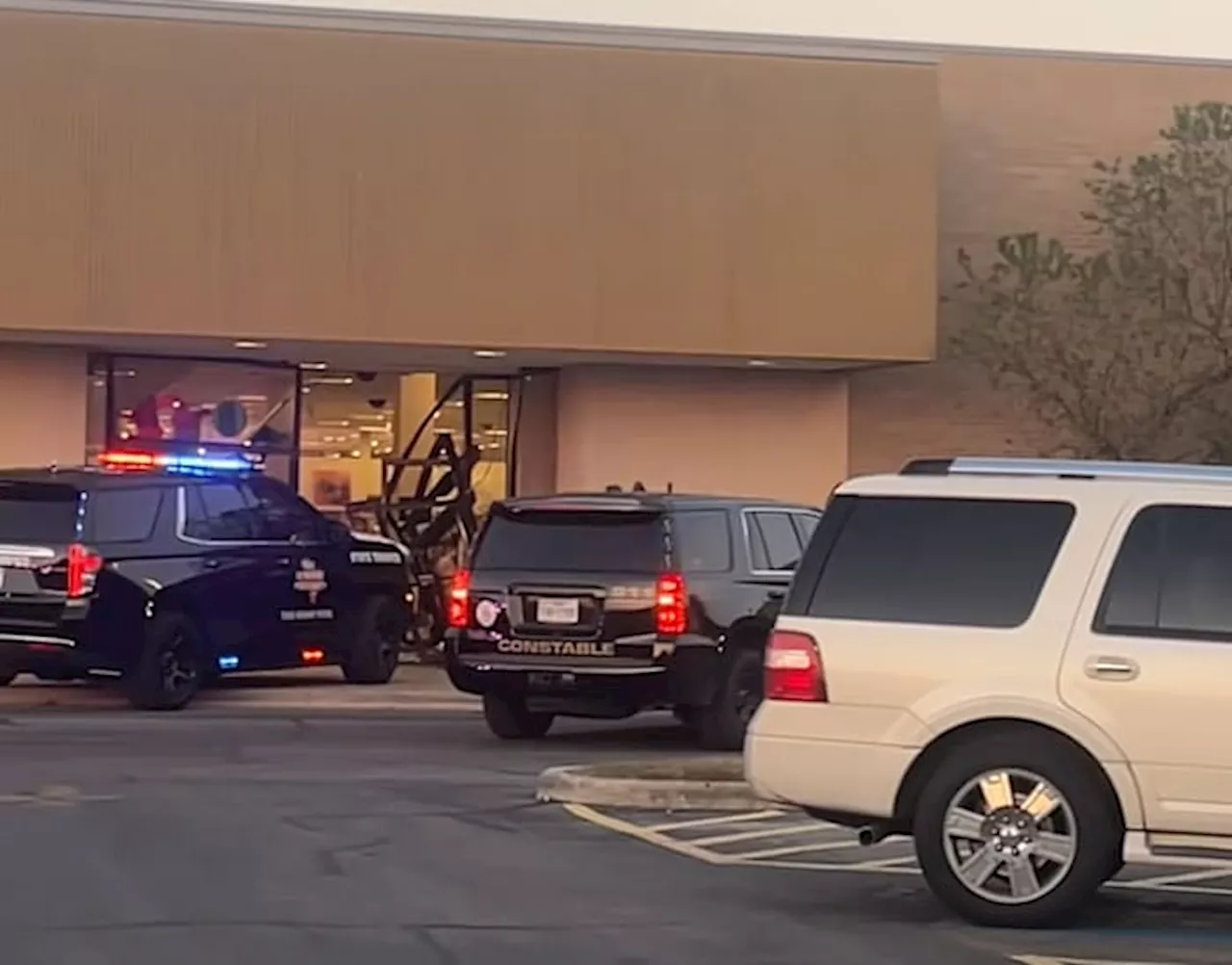 Deadly high-speed chase ends with crash into JCPenney at Killeen Mall