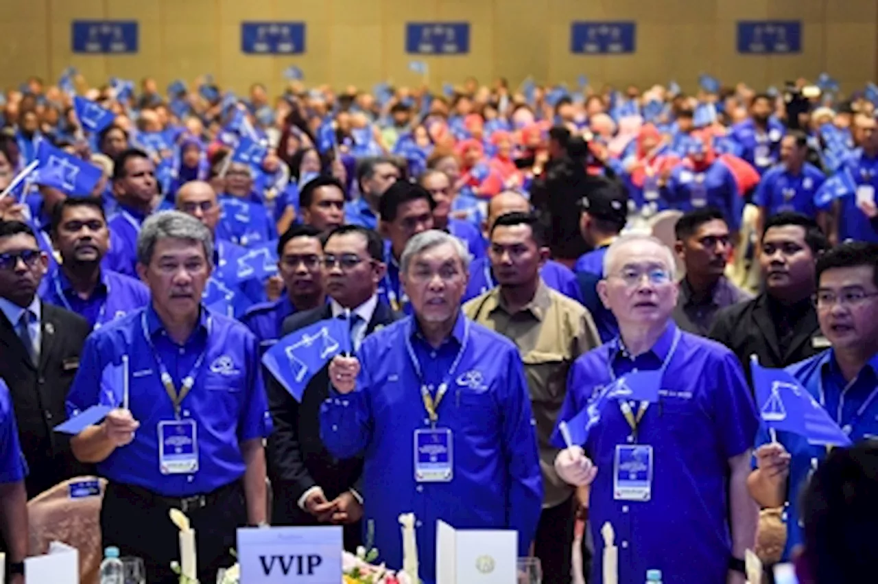 Zahid tells BN members to keep disputes internal, avoid scoring ‘own goal’