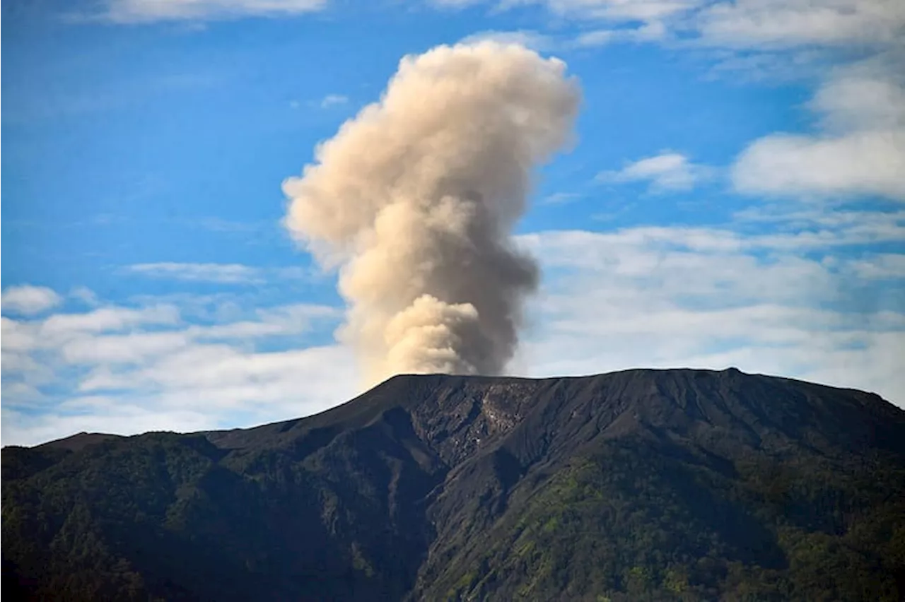 Badan Geologi Rekomendasikan Larangan Pendakian Marapi saat Nataru