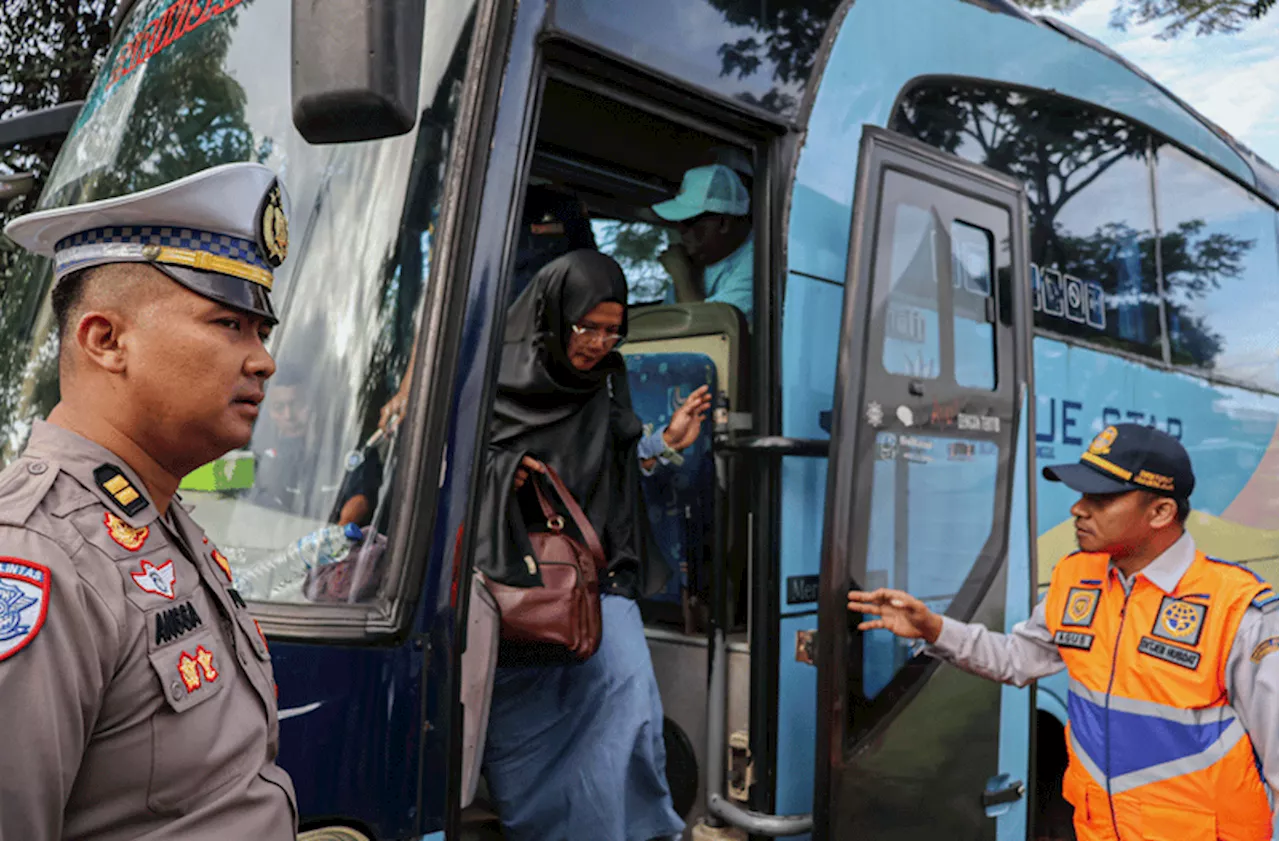 Tinjau Kesiapan Posko Nataru 20242025 di Jawa Tengah, Wamen PU Petugas Posko Harus Siaga