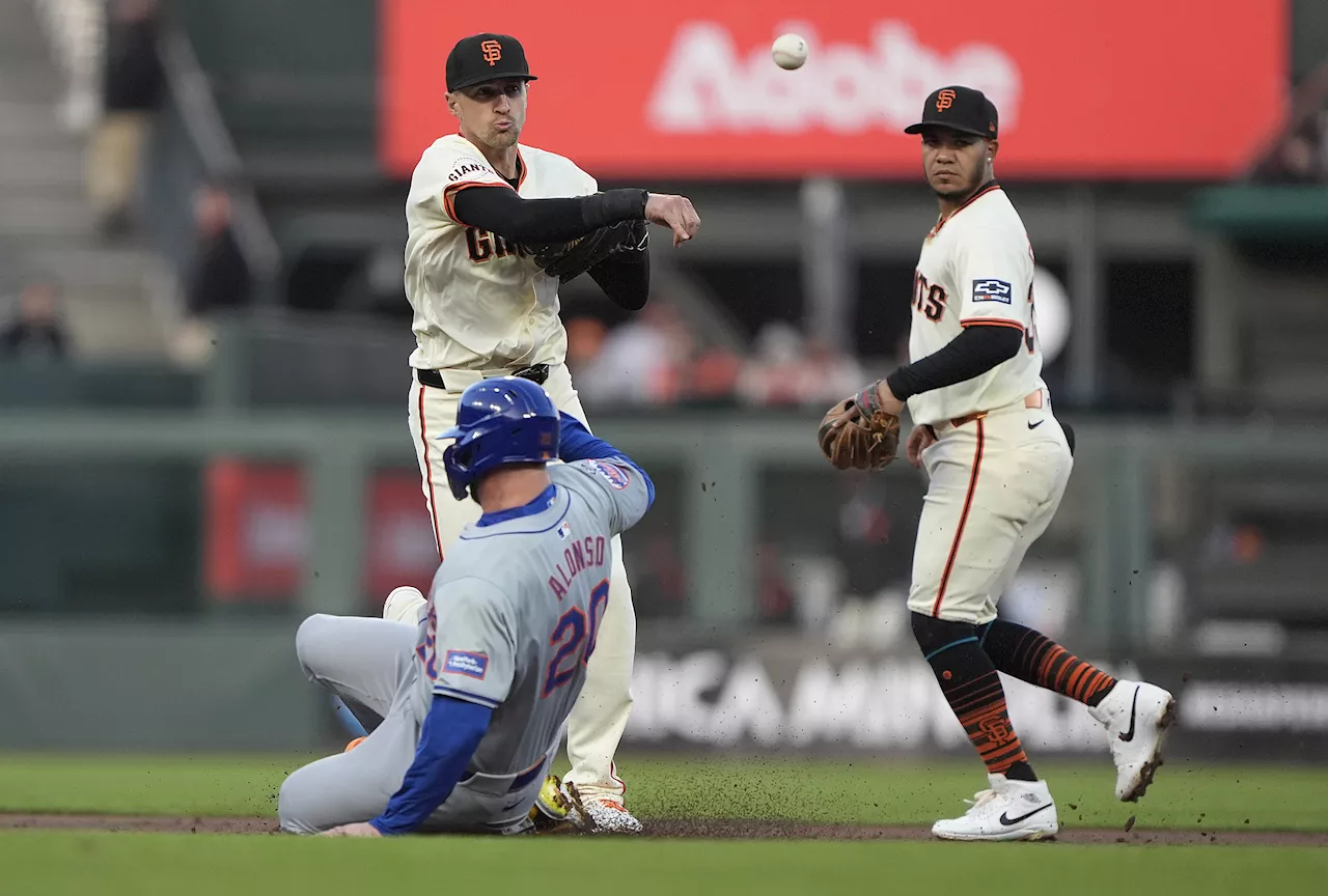 Giants Predicted To Steal Mets' Pete Alonso In Free Agency