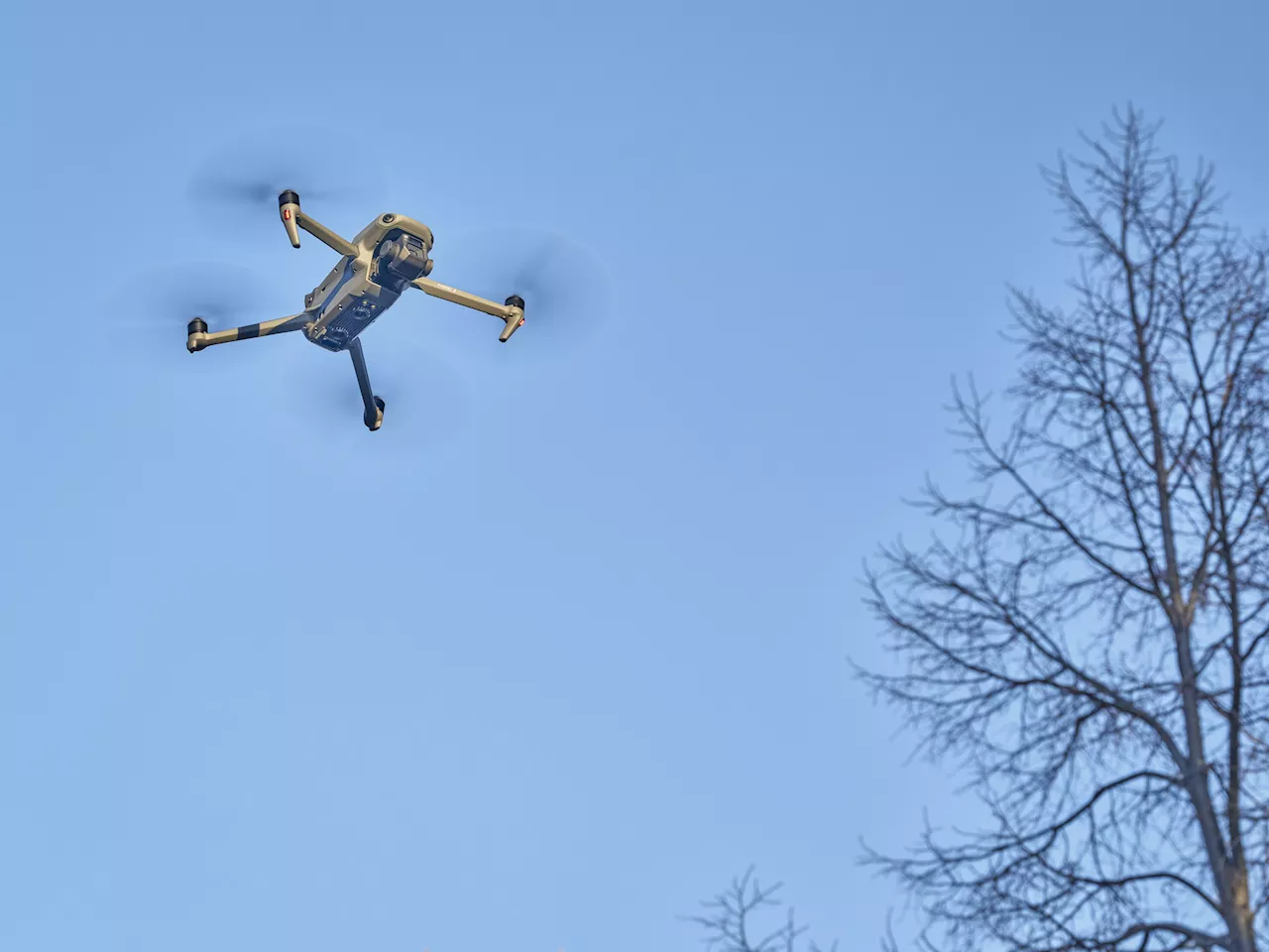 'SNL' Takes on New Jersey Drones: 'Dumb Theories'