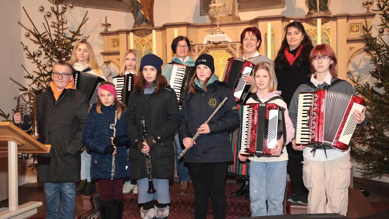 Umfangreiches Adventprogramm bei Konzert in Pfarrkirche Großhaselbach