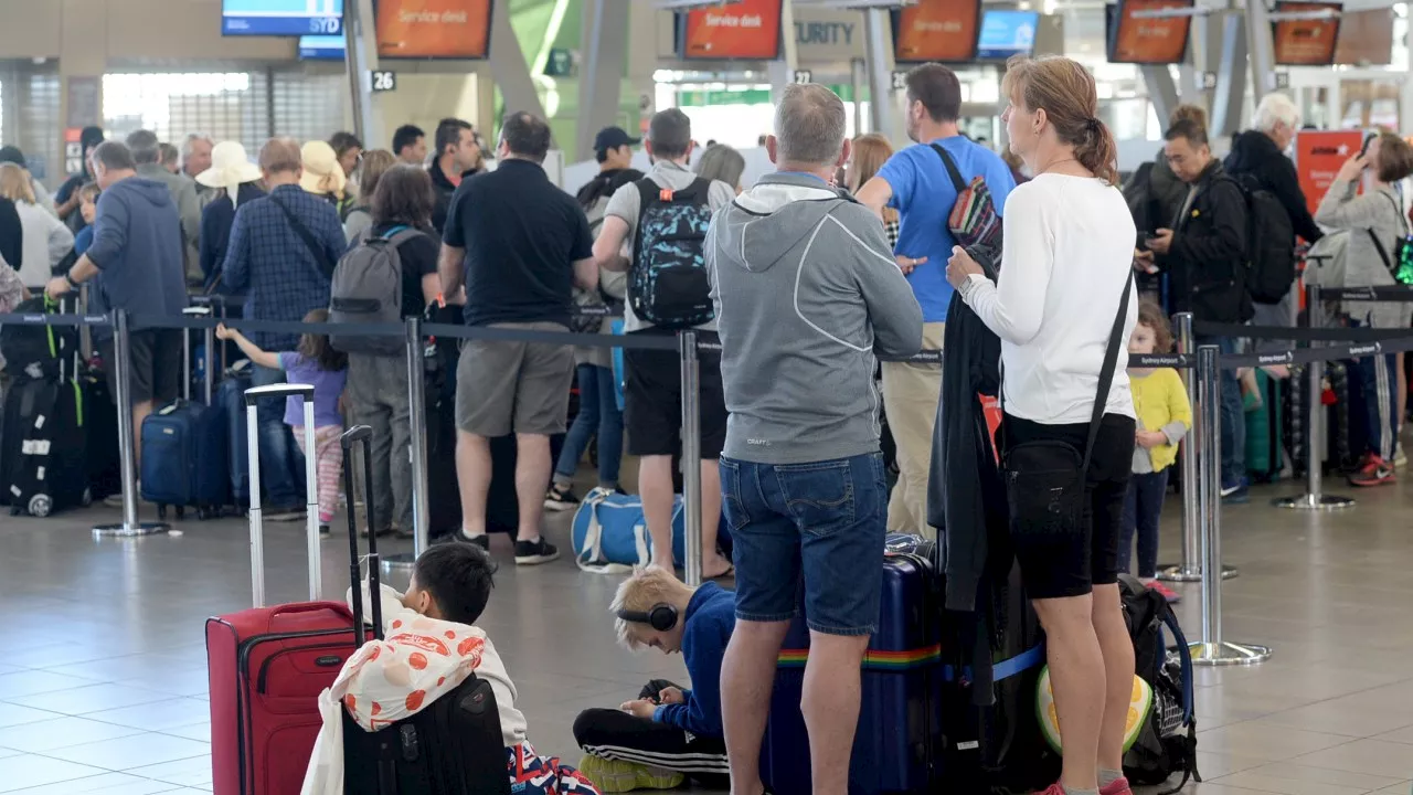 Australians to receive full refund for flight delays under proposed charter