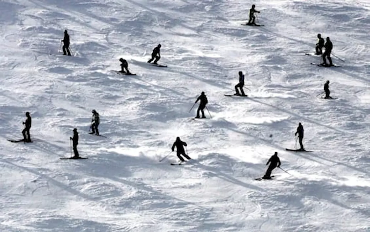 Natale, italiani preferiscono la montagna: cresce interesse per acquisti di kit per lo sci