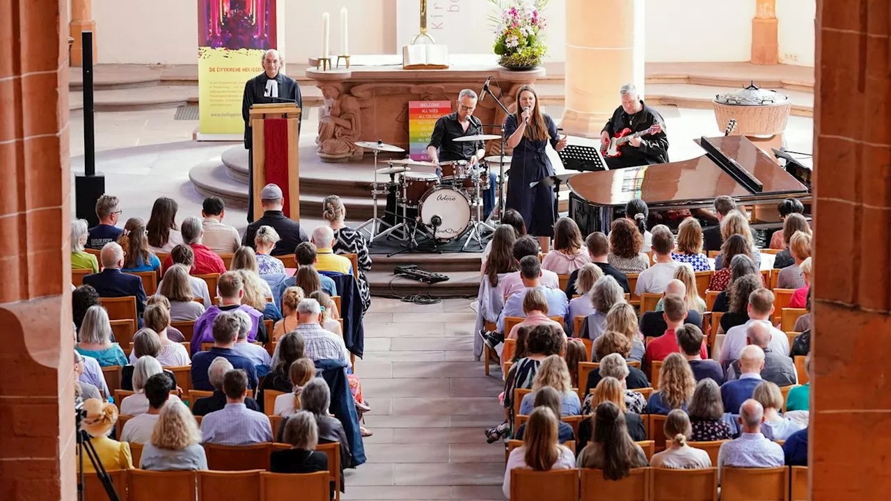 Gottesdienste als Event: Mit Pop, Streetdance und Flammkuchen gegen Kirchenverdruss