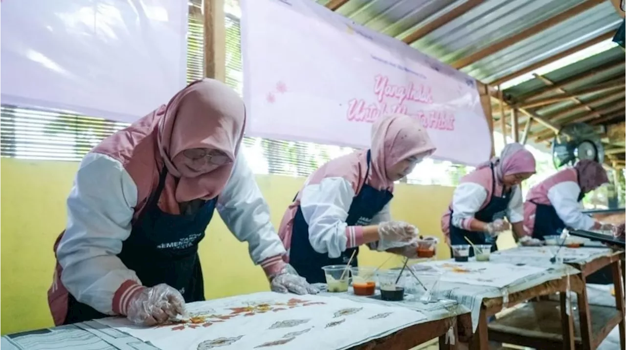 BRI Beri Modal Usaha dan Pelatihan untuk 180 Ibu Pengrajin Batik di Hari Ibu