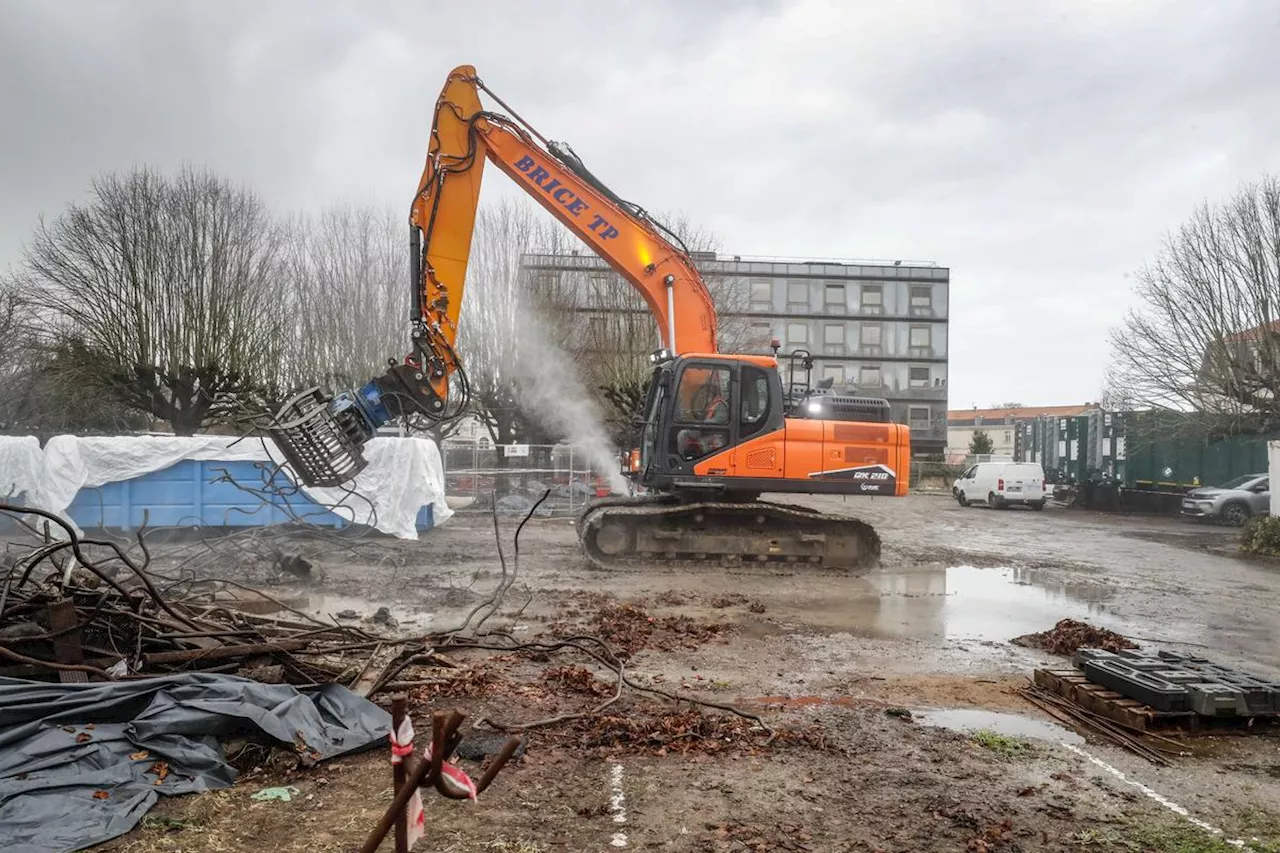 La Rochelle : les ferrailles odorantes du chantier de l’ancienne usine Enedis ont été retirées ce samedi