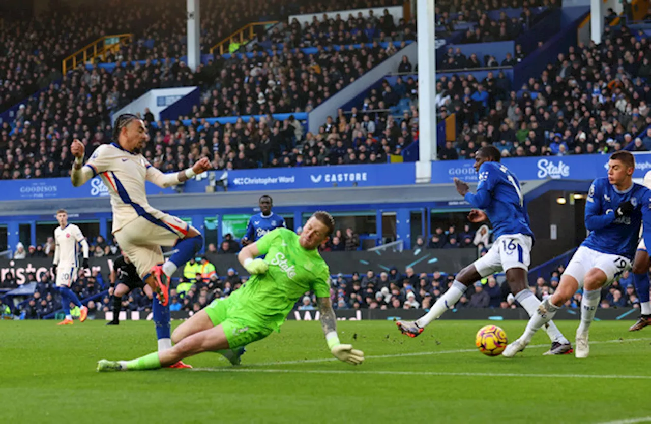 Chelsea miss out on top spot after being held at Everton, winning start for new Wolves boss