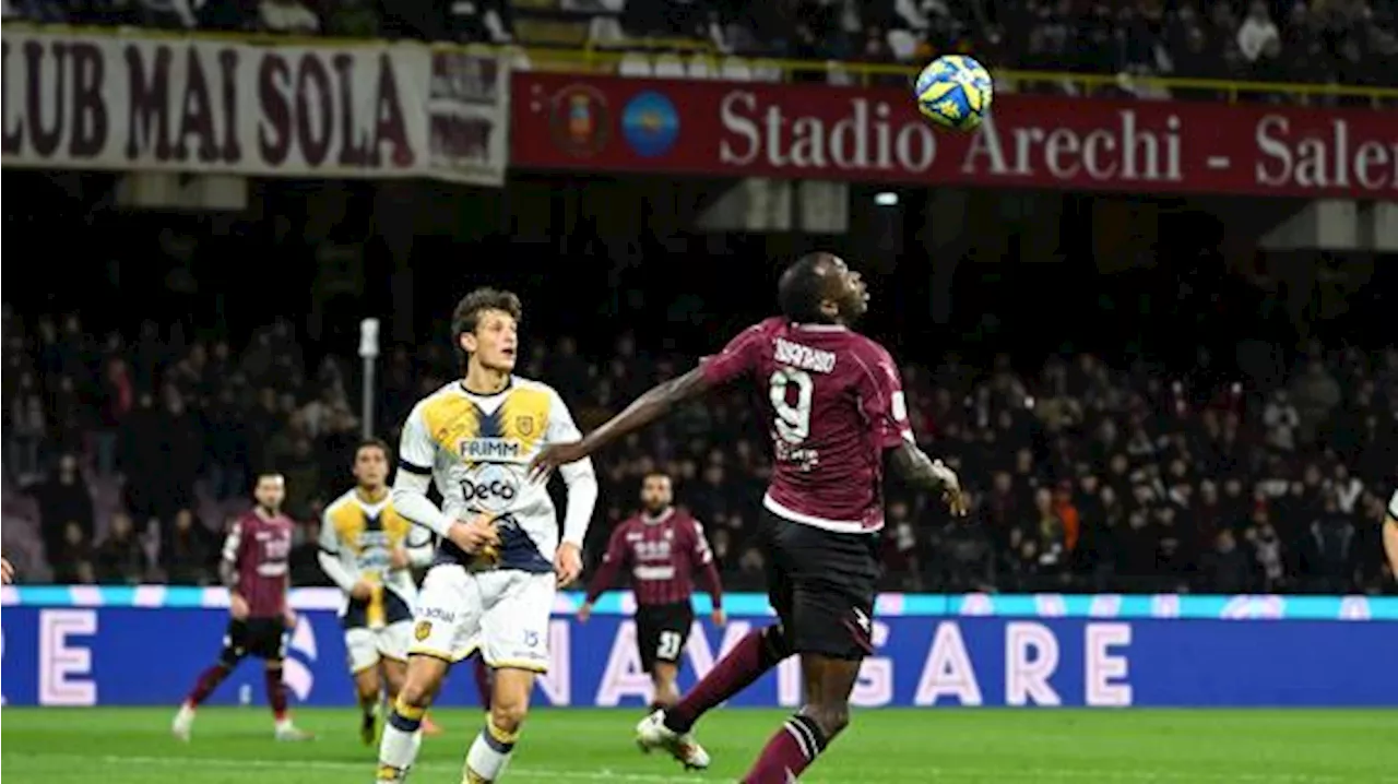 In 5mila urlano 'Mussolini' durante una partita di calcio: è successo in Juve Stabia-Cesena